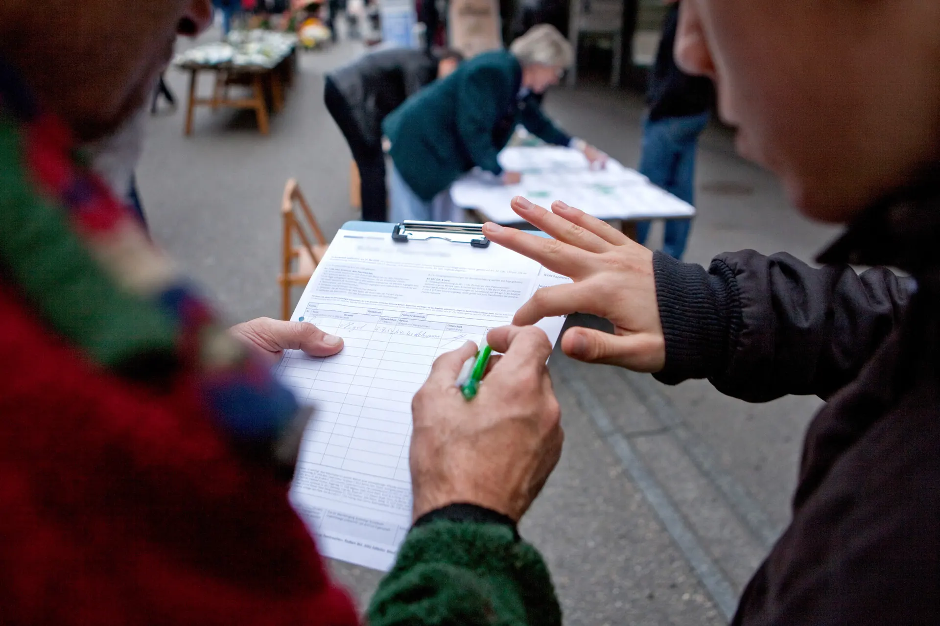 Unterschriften-Bschiss: Rüge für Bundeskanzlei wegen verspäteter Information des Parlaments