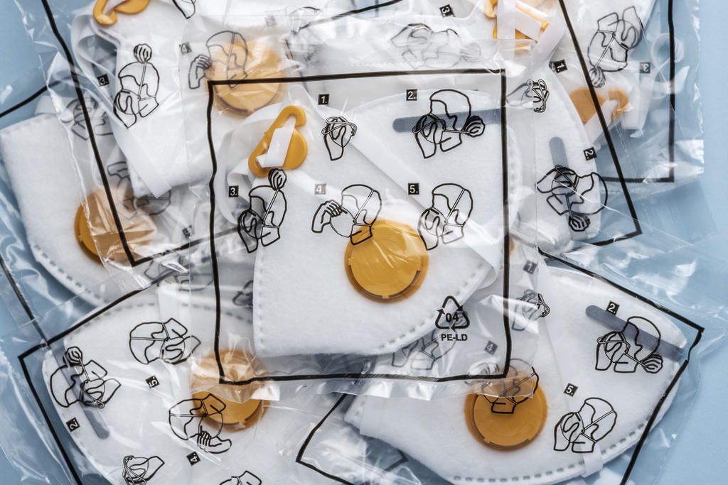 Ende Januar hat sich das Coronavirus begonnen auszubreiten. In der Schweiz verschickte das Bundesamt für wirtschaftliche Landesversorgung, BWL, ein Schreiben an die Schweizer Spitäler. Das Bundesamt empfehle, die Lagerbestände an Masken zu überprüfen.