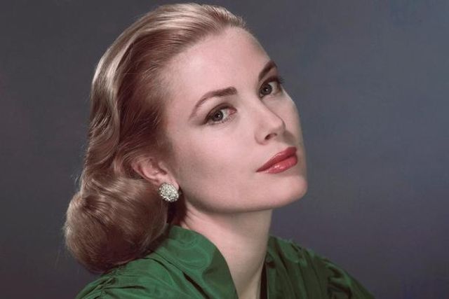 Un portrait de Grace Kelly décédée dans un tragique accident en 1982.
