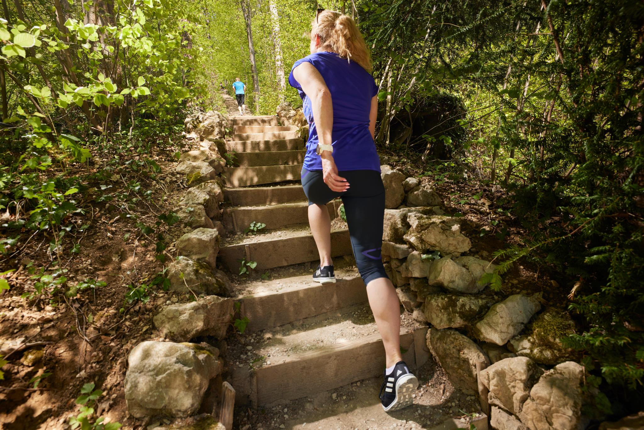 Langfristige Gesundheitsstudie: Ausser Atem kommen lohnt sich: Sterbe­risiko sinkt um fast die Hälfte