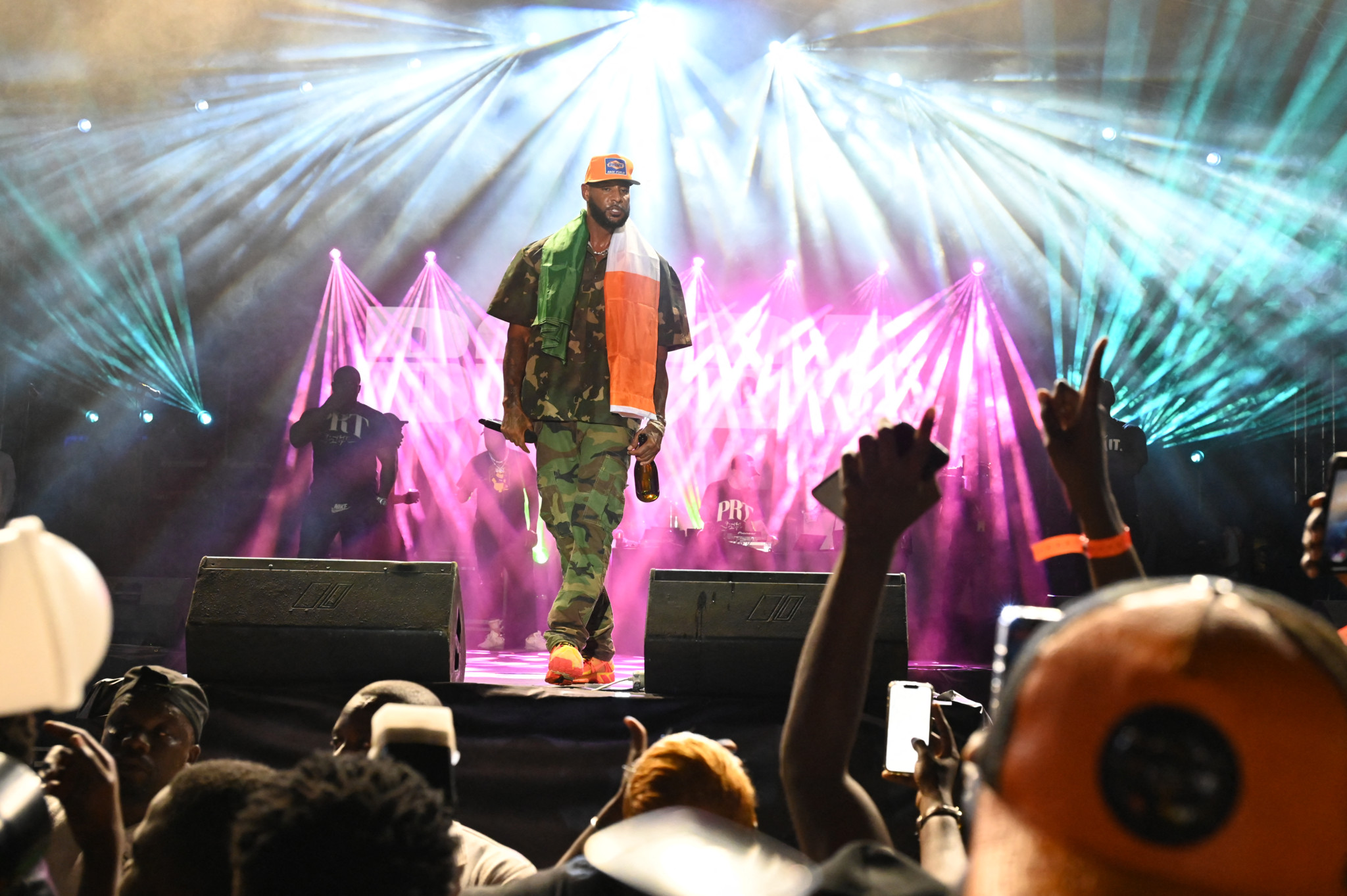 Star française: Le rappeur Booba inculpé pour harcèlement sur la compagne de Gims