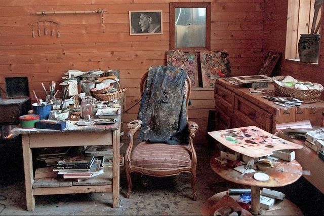 L'atelier de Balthus à Rossinière est resté en l'état depuis son décès en 2001 avec des pièces inachevées à voir à Lausanne à la fin de l'été.