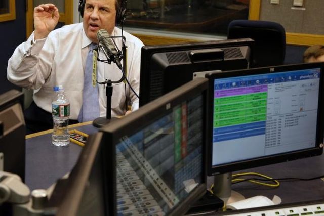 Des radios commerciales françaises s'inspirent des méthodes américaines pour fidéliser leur audience.