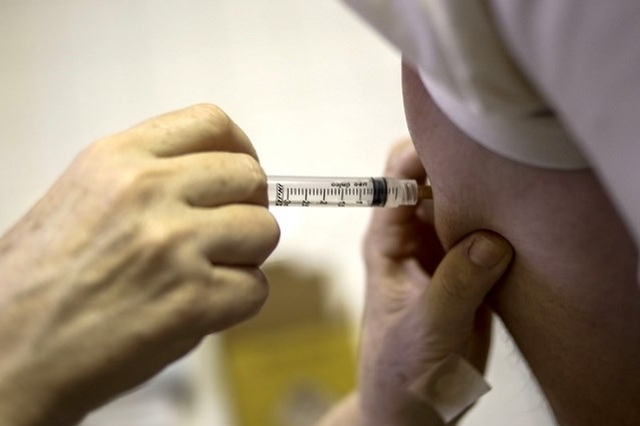 L'Office fédéral de la santé publique (OFSP) recommande se vacciner contre la fièvre jaune avant d'aller au Brésil. L'Office fédéral de la santé publique (OFSP) recommande se vacciner contre la fièvre jaune avant d'aller au Brésil.