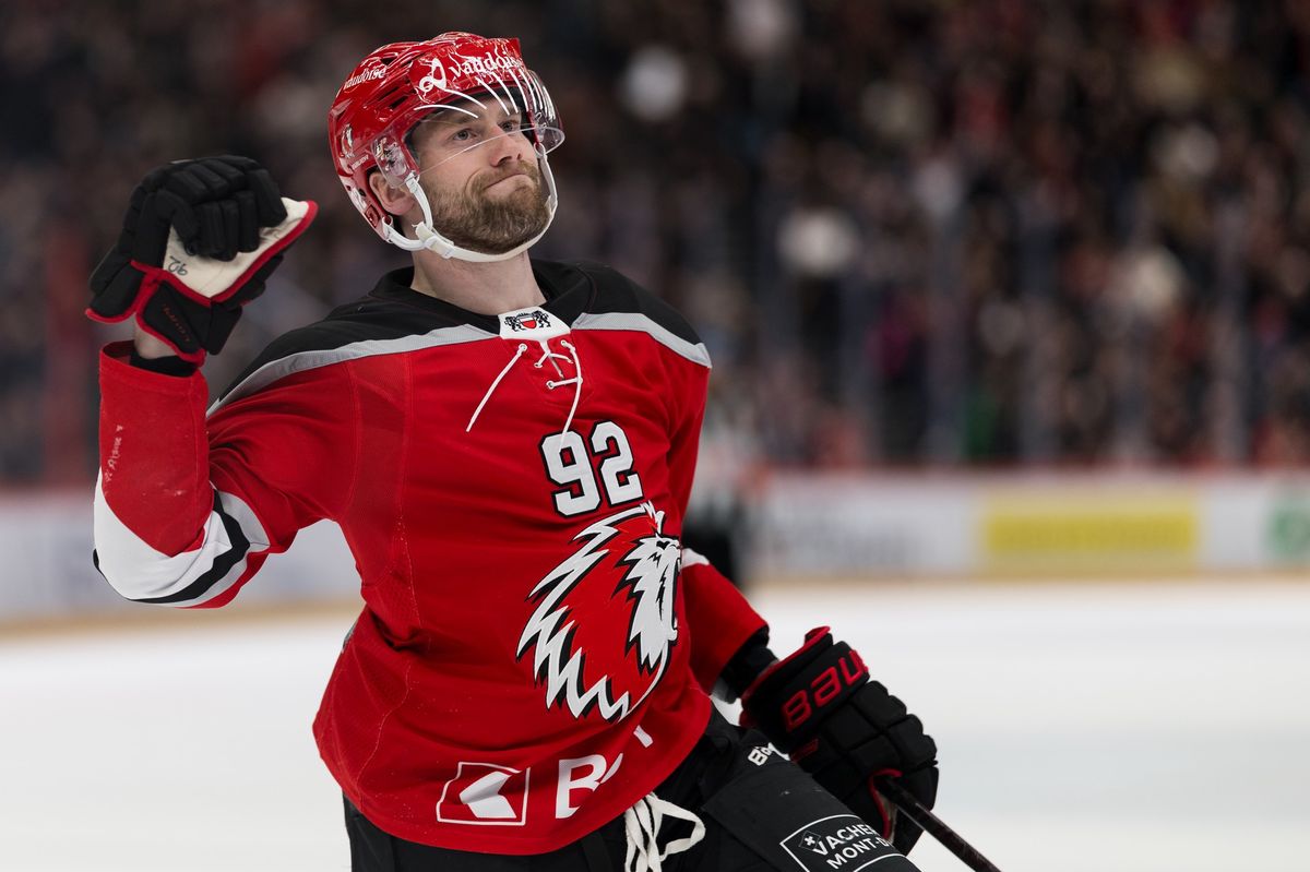 Joie du LHC apres le 2-0, Jiri Sekac (LHC), pendant le match entre le Lausanne Hokey Club et le Geneve-Servette Hockey Club comptant pour le championat de National League, le mardi 27 fevrier 2024 a la Vaudoise Arena, a Lausanne (Bastien Gallay / GallayPhoto)