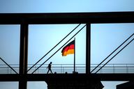 Konjunktur in Deutschland: Hartnäckiger Abwärtssog: Schon vor dem Nahostkrieg begann der Rückschlag