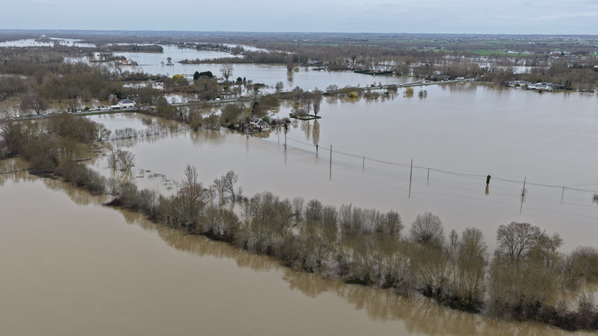 Highest warning level: Storm Pedro threatens western France with historic water levels