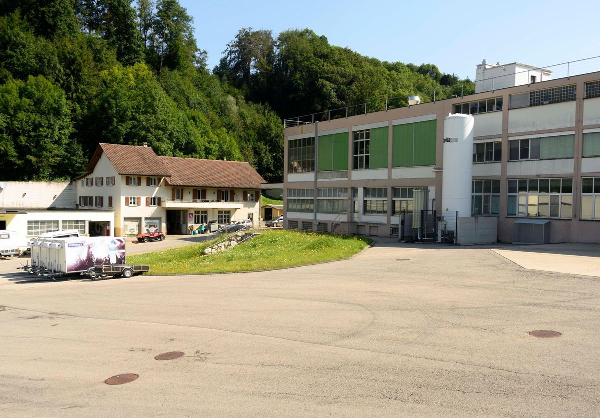 L’État présente l’une des usines d’Henniez comme vacante. Mais selon Nestlé Waters, elle est encore utilisée jusqu’à cet automne.