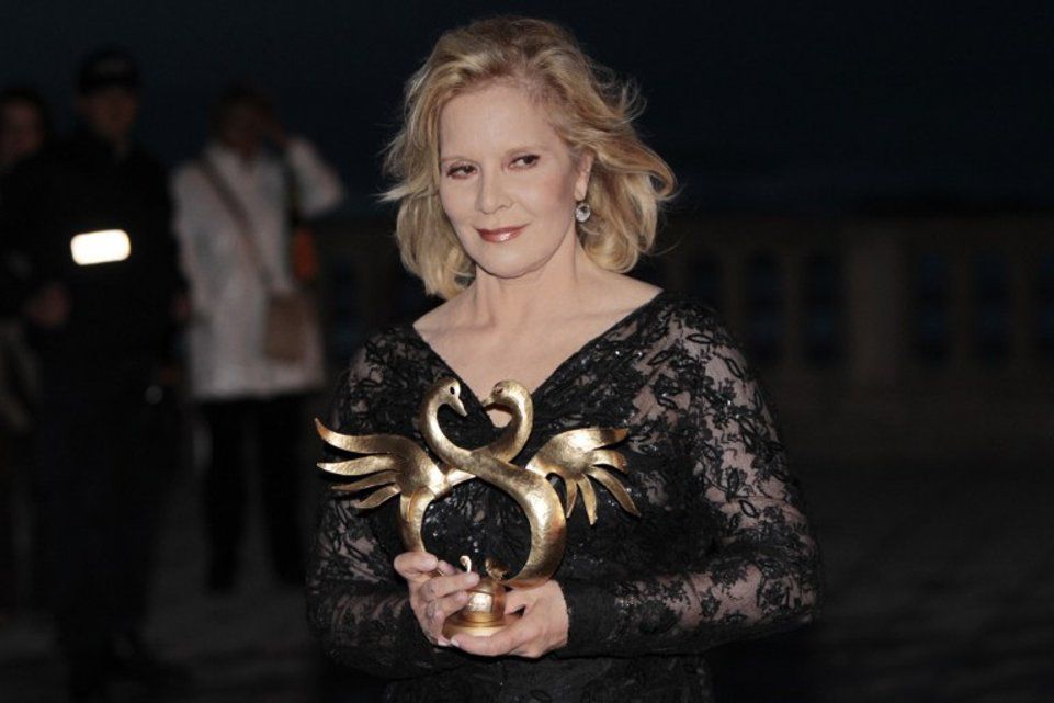 En 2011,  Sylvie Vartan a reçu le Golden Swan pour les 50 ans de sa carrière romantique. Aujourd'hui à désormais 70 ans, elle a toujours de l'énergie à revendre, avec un nouvel album prévu pour le début de l'année et un 14e spectacle en avril à l'Olympia 2015 .