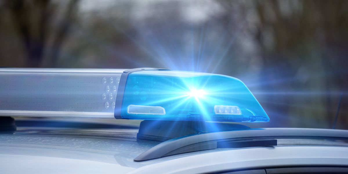 Polizei-sucht-Zeugen-Unbekannte-wechselt-pl-tzlich-Fahrstreifen-kollidiert-mit-Lenkerin-und-fl-chtet