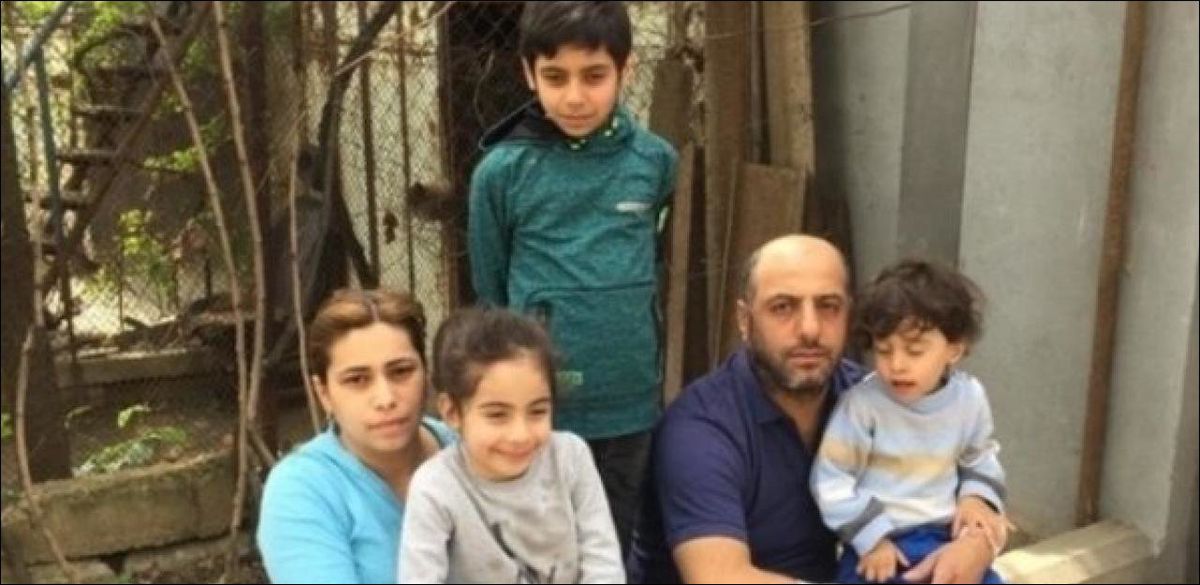 La famille avait été délogée dans des circonstances qui ont ému certains politiques, le printemps dernier. 