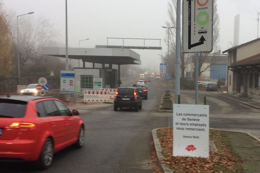 Affichage sauvage contre le tourisme d'achat