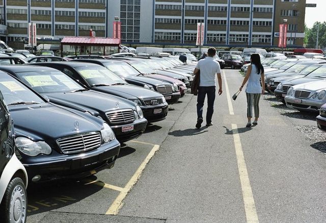 Hausse des ventes de voitures d'occasion en 2013