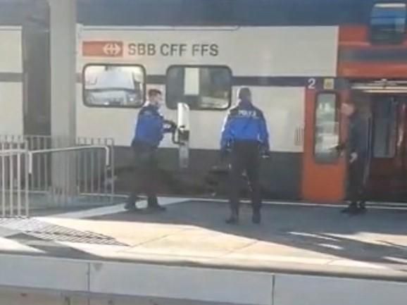 «Les policiers lui disaient de reculer, mais il n’obéissait pas»