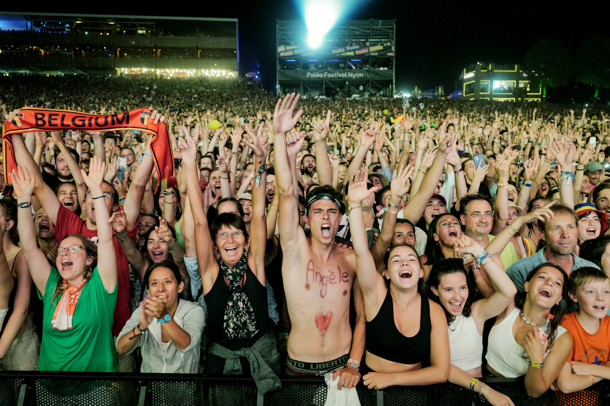 Le public du Paléo Festival Nyon, devant la Grande Scène durant le concert d’Angèle, le 21 juillet 2022.