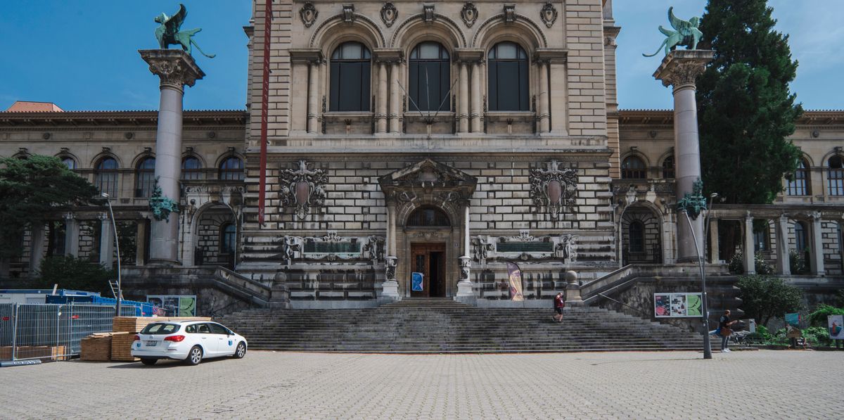 Lausanne, le vendredi 30 août 2024. Les escaliers du Palais de Rumine seront démontés - puis remontés - dans le cadre des travaux d'assainissement de la dalle du parking, avant la fin de l'année. (Marie-Lou Dumauthioz/24heures) 