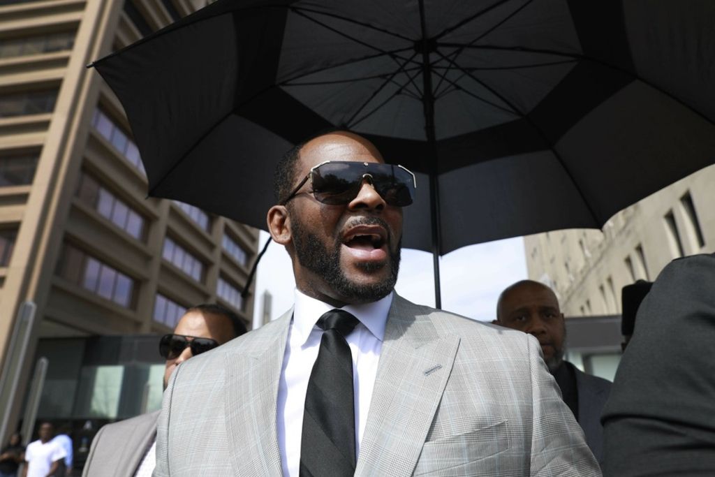 Abus sexuels: R. Kelly plaide non coupable
