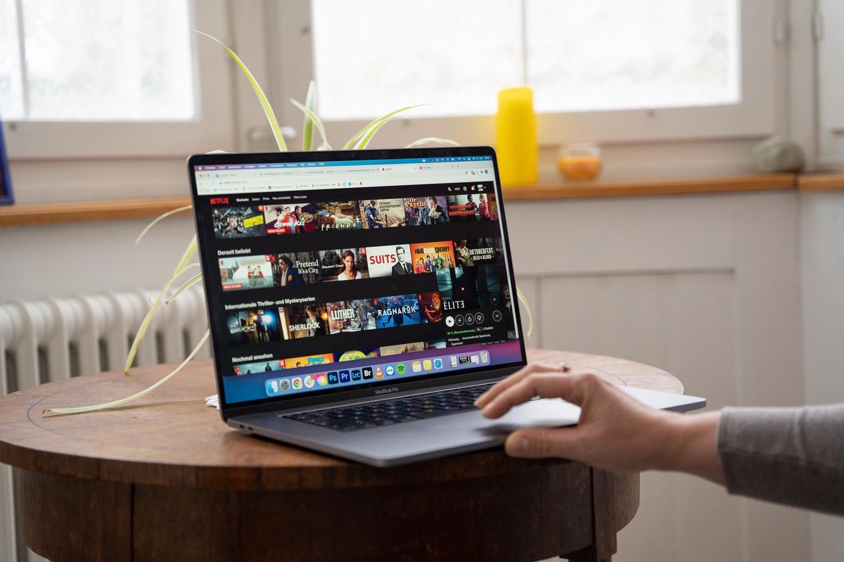 Die Befürworter und Gegner des neuen Filmgesetzes «Lex Netflix» liefern sich ein enges Kopf-an-Kopf-Rennen. 