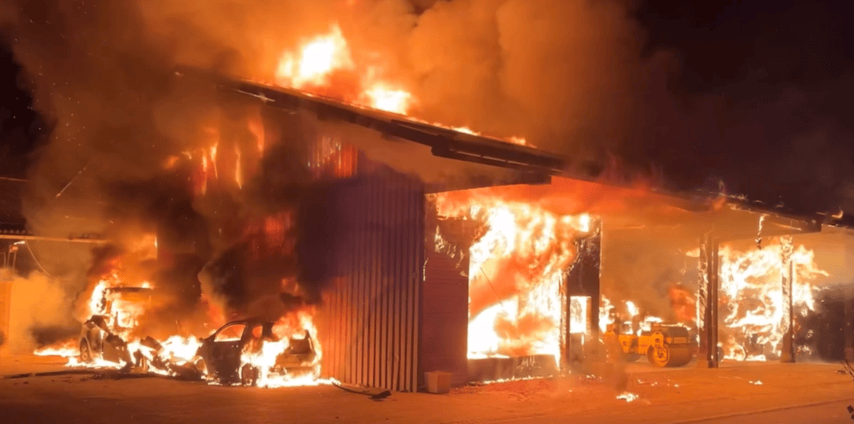 Deux chevaux périssent dans un incendie à Corsier