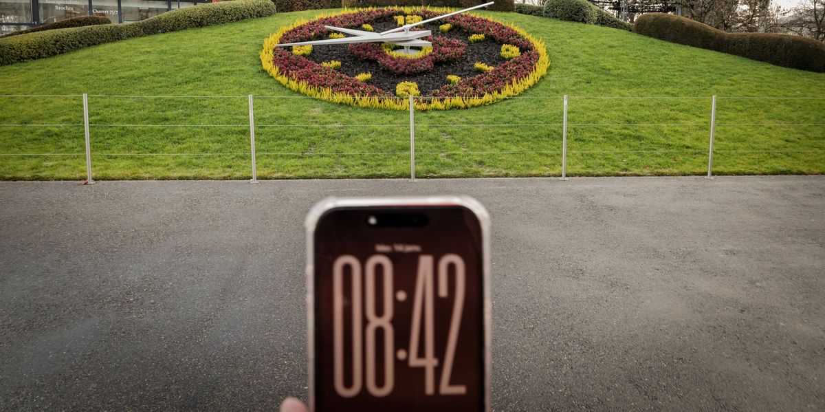 Horloge fleurie: l&rsquo;embl&egrave;me genevois affiche une heure d&rsquo;avance