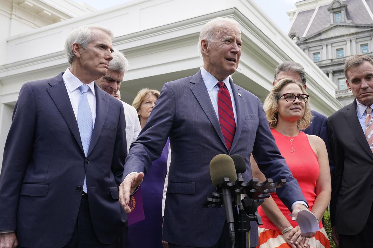 Joe Biden a présenté un compromis important pour son projet de modernisation des infrastructures américaines. Pour l’occasion, le président des Etats-Unis était entouré d’un groupe de sénateurs républicains et démocrates.
