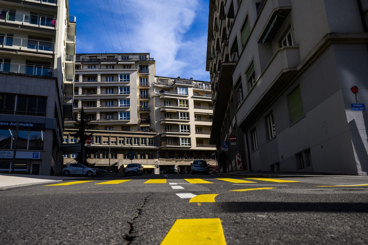 Une vue sur un quartier d'habitation, de l'avenue Villamont, le mercredi 22 mars 2023 a Lausanne. La penurie de logements sur le marche immobilier helvetique ne connait pas de repit, notamment sur l'Arc lemanique. (KEYSTONE/Jean-Christophe Bott)