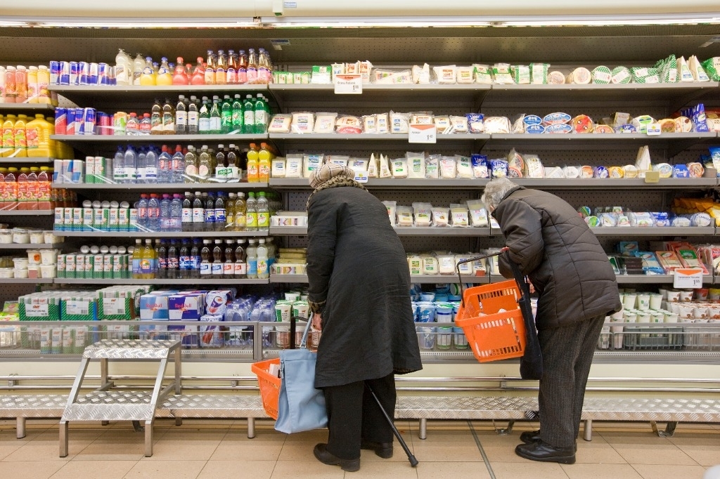 Freiwillige wollen für ältere Nachbarn einkaufen