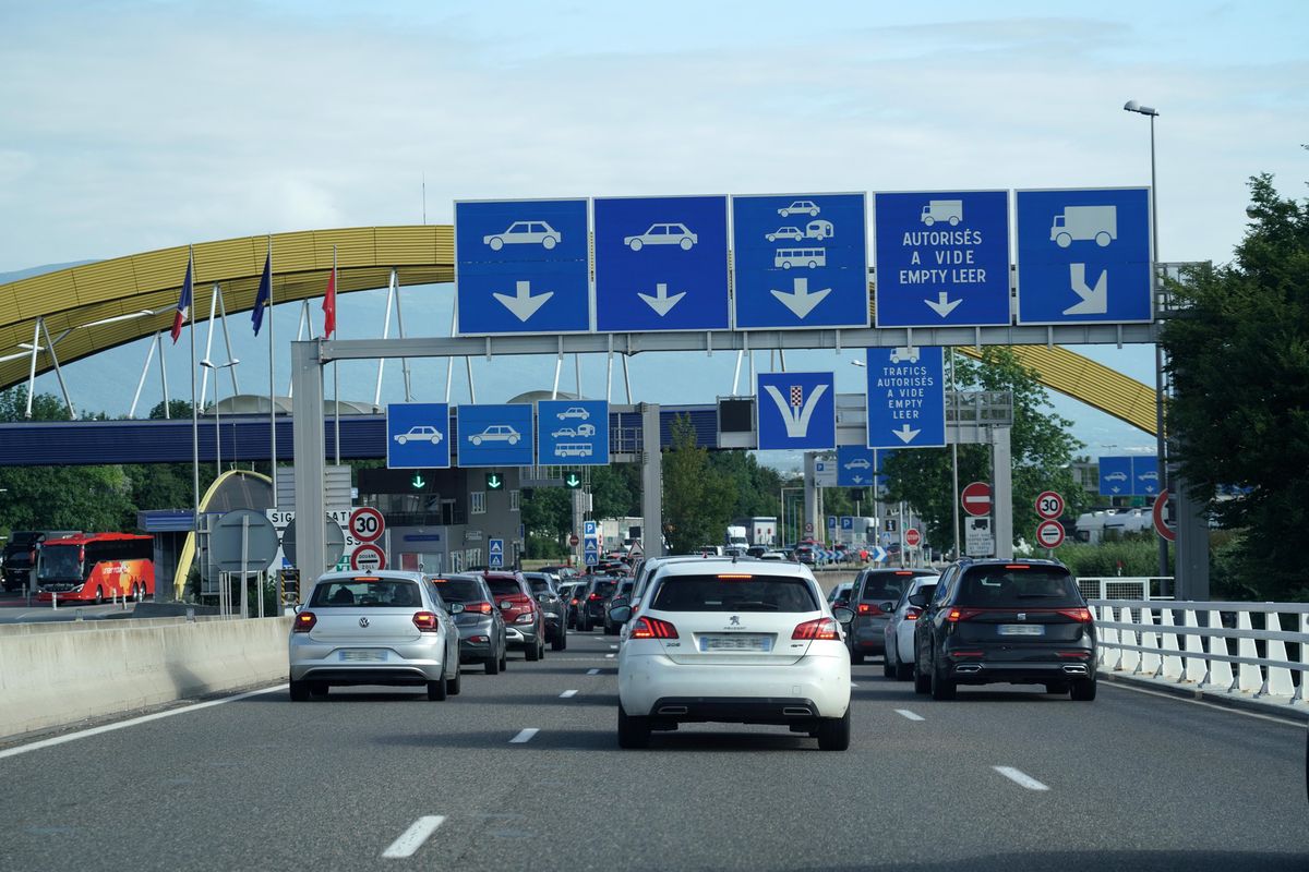 Genève, le 02/07/2024 - mobilité trsnfrontalière : la douane de Bardonnex. 