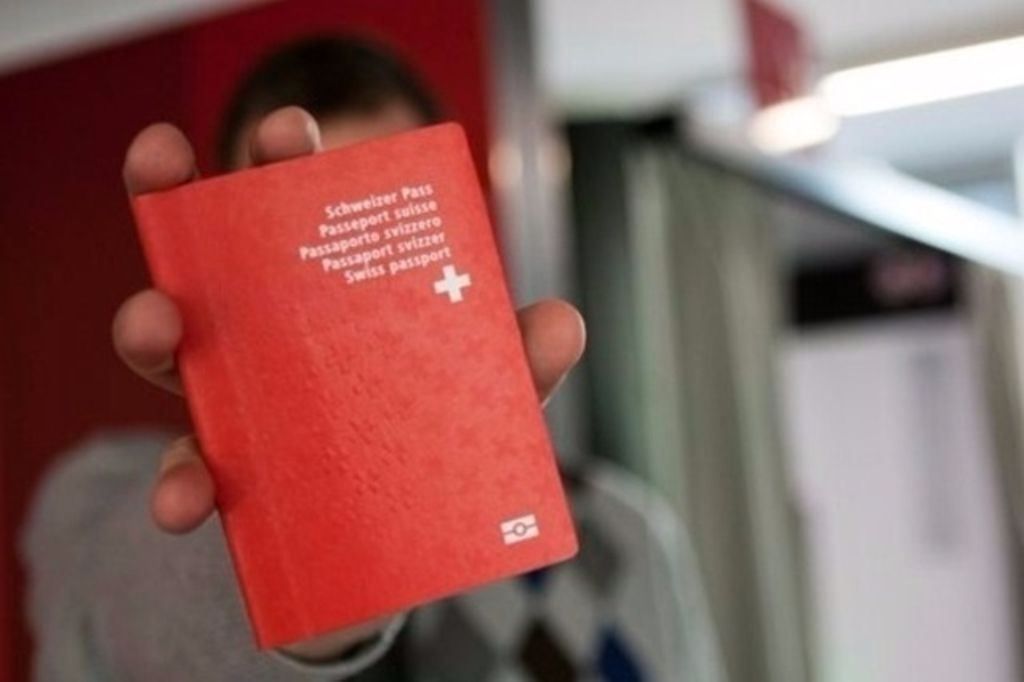 Pourquoi le sort de la naturalisation facilitée reste incertain