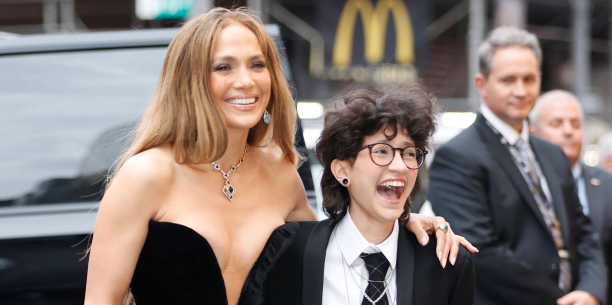 -berraschung-bei-Diplom-bergabe-Jennifer-Lopez-Kind-ndert-Name-von-Emme-zu-Oskar-Jacob-Mu-iz