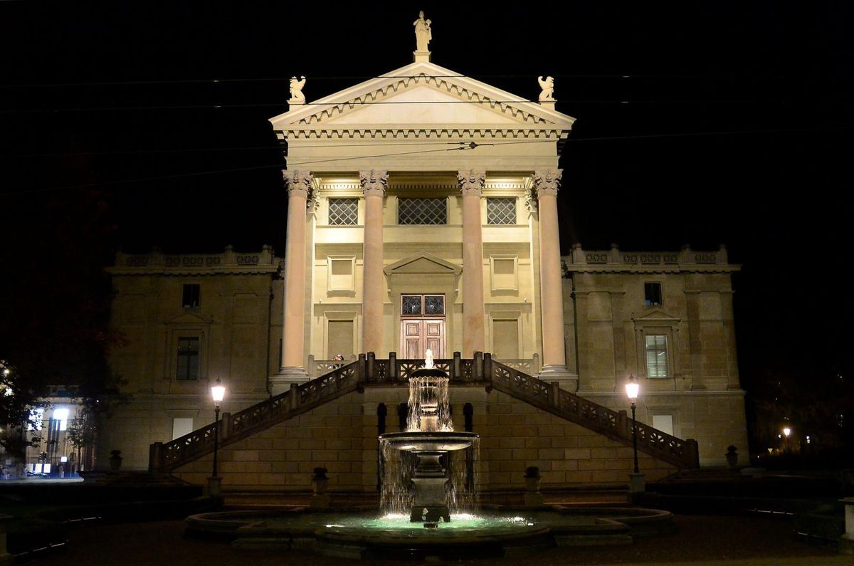Das Stadthaus wird diesen Winter durch nicht mehr beleuchtet, um Strom zu sparen.