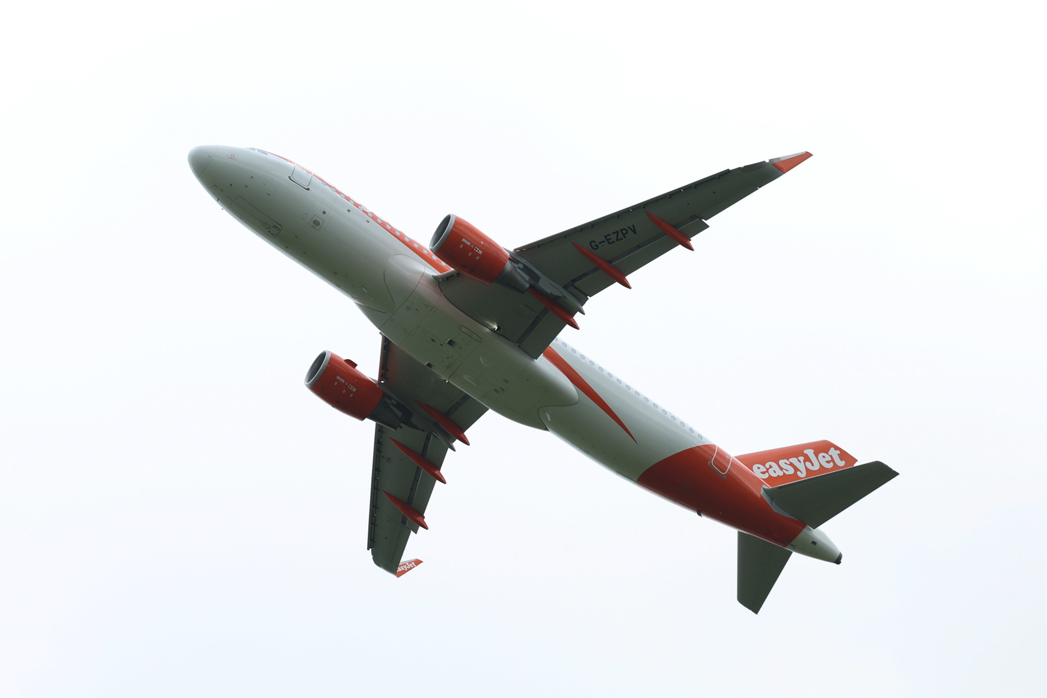 Transport aérien européen: Un vol Easyjet relie Naples à Berlin sans aucune valise