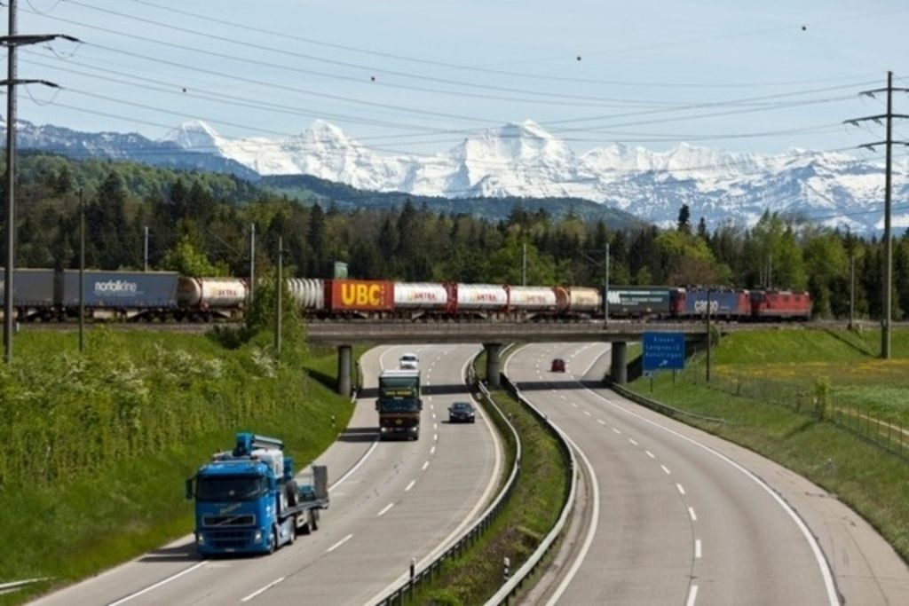 Moins de camions à travers les Alpes