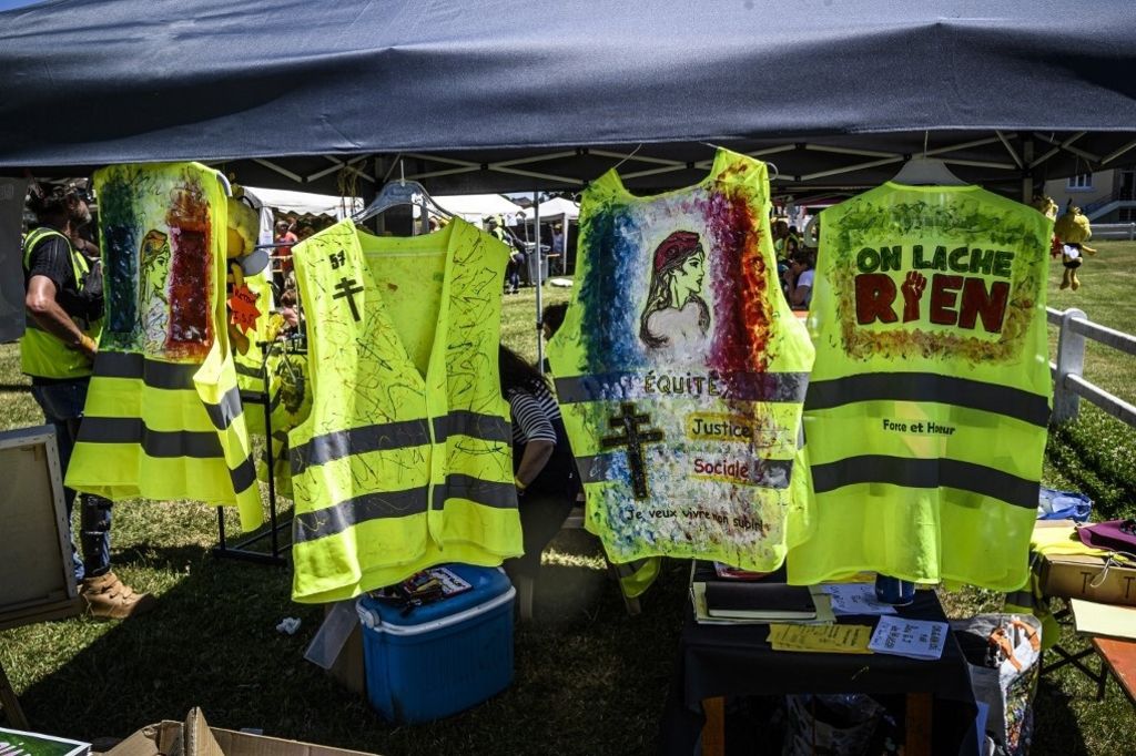 Quelque 6000 «gilets jaunes» bravent la chaleur