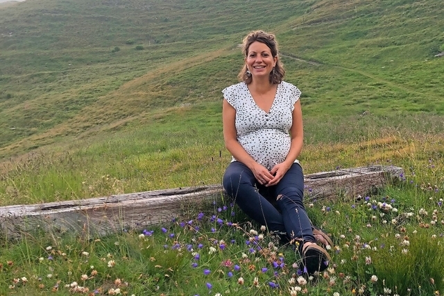 Simone Keller ist im letzten Trimester schwanger und immer noch Hüttenwartin. Auf den nächsten Sommer mit Kind freut sie sich schon.