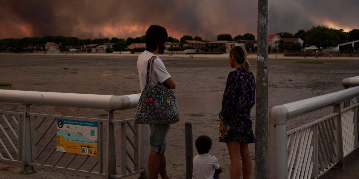 Riesiger-Brand-bei-Bordeaux-Los-bevor-sie-die-Strasse-sperren-Wie-ich-vor-den-Flammen-von-Cap-Ferret-floh