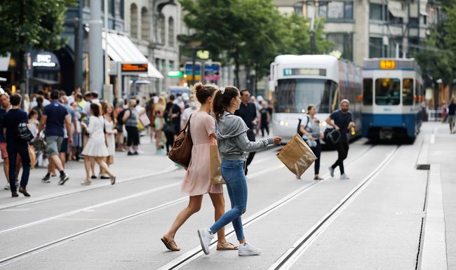 Die Inflation hat das Hochpreisland Schweiz dieses Jahr noch teurer gemacht. Wer Produkte sucht, deren Preise in den letzten zwei Monaten gesunken sind, wird kaum fündig.  