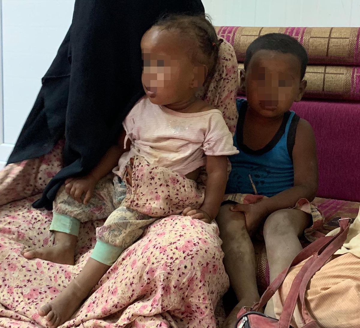 Les enfants suisses de l’EI Aïcha et Sabri, alors qu’ils étaient encore dans le camp de Al-Hol, en Syrie.