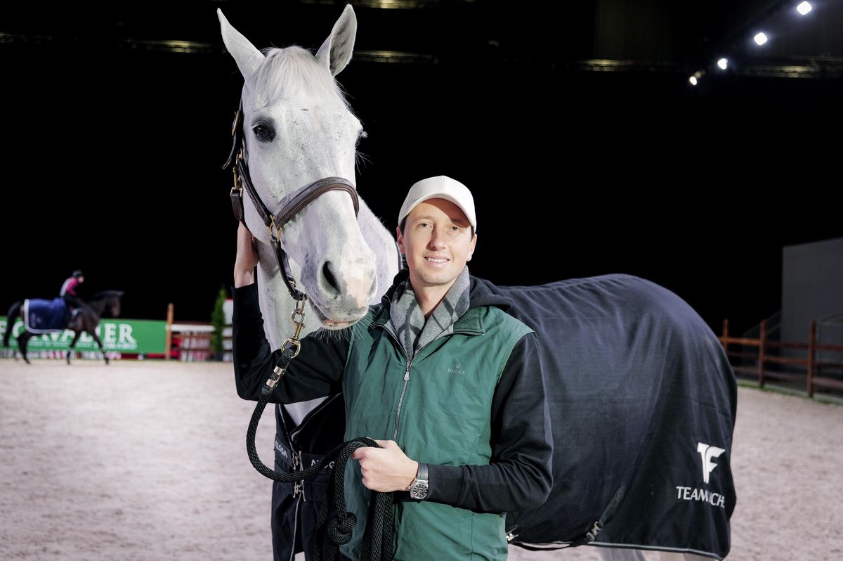 Cavalier avec un cheval au Concours Hippique International de Genève 2024.