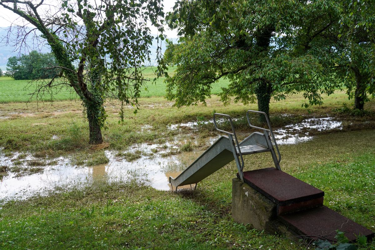 Plans-les-Ouates, le 10/06/2024 - Un important orage a provoqué de nombreuses inondations. route de Saconnex-d'Arve. Photo LUCIEN FORTUNATI