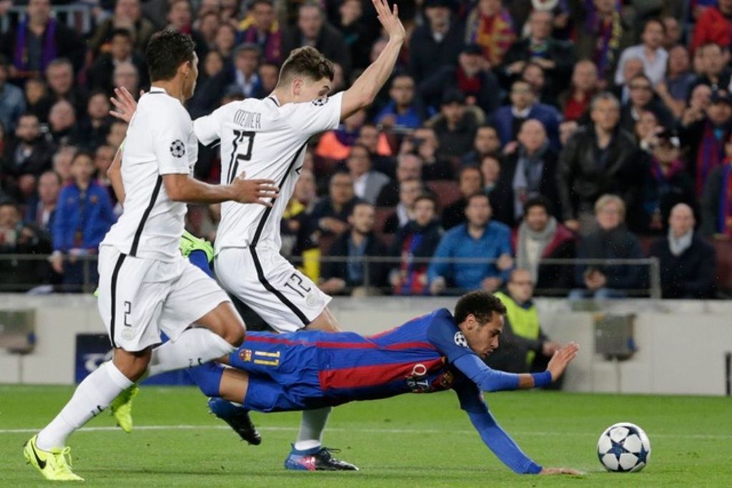 Le PSG a pointé dix erreurs d'arbitrage face au Barça