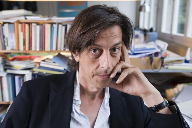 Die Art, wie er seine Texte vorträgt, ist Kult: Dialekt-Autor Pedro Lenz.