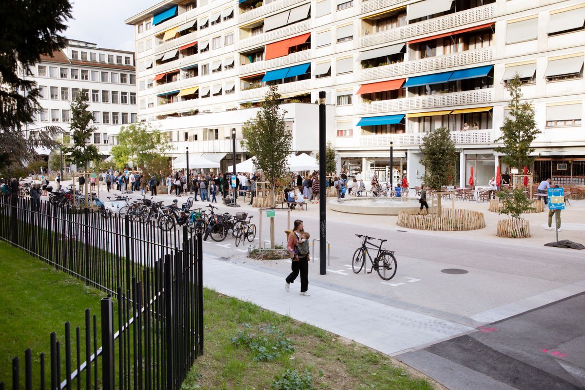 Genève le 5.10.2023, Rue des Rois,  Les nouveaux aménagements ont été inaugurés en musique © Georges Cabrera