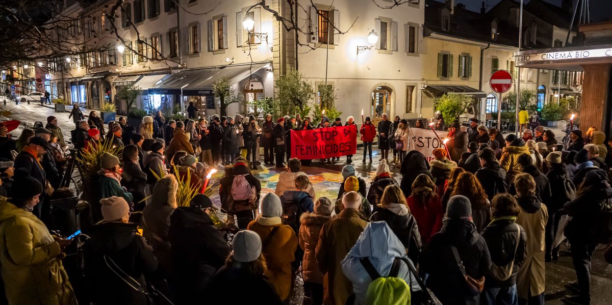 F&eacute;minicide &agrave; Carouge: une foule rend hommage &agrave; la victime