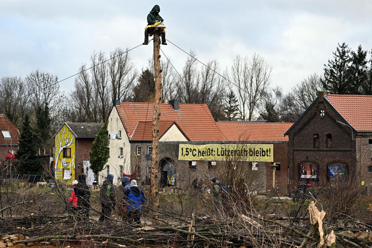 Les activistes occupent le village de Lützerath. La police est censée intervenir mercredi 11 janvier 2023.