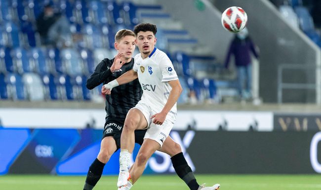 Becir Omeragic (à gauche, 20 ans) et Zeki Amdouni (à droite, 21 ans) sont deux des jeunes les plus prometteurs de Super League.