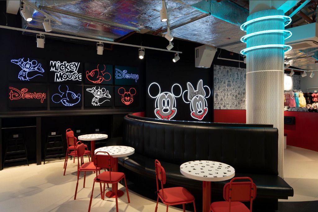 Un café Mickey doit fermer à cause de souris