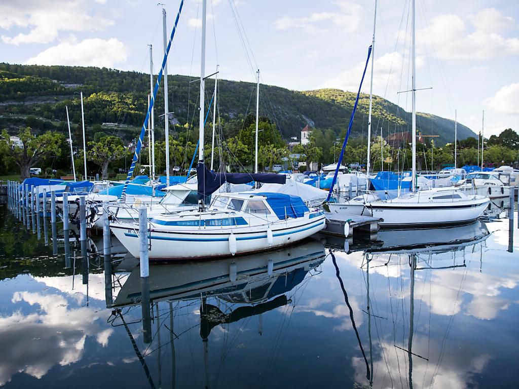 Le port de La Neuveville (BE) où un accident lié à l’électricité a entraîné la mort de deux femmes et d’un chien en 2017 (archives).