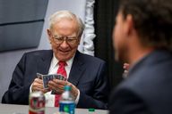 Berkshire Hathaway: Warren Buffetts seltener Griff nach Tech-Aktie beflügelt Google