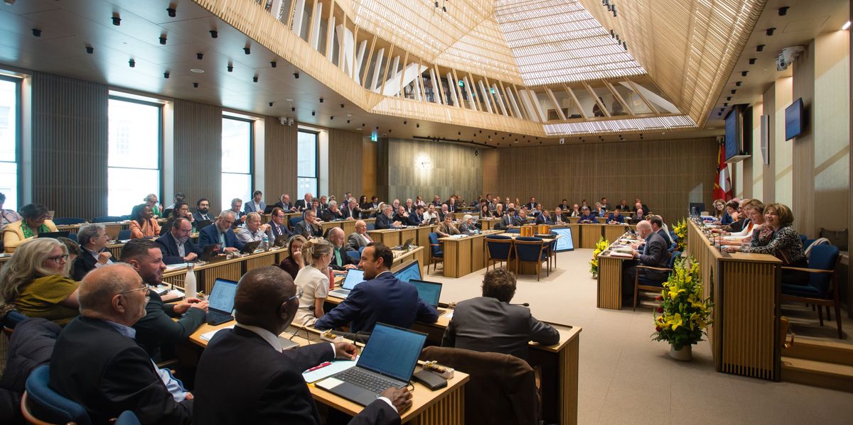 Les opposants dénoncent une loi «raciste» sur les signes religieux – Tribune de Genève